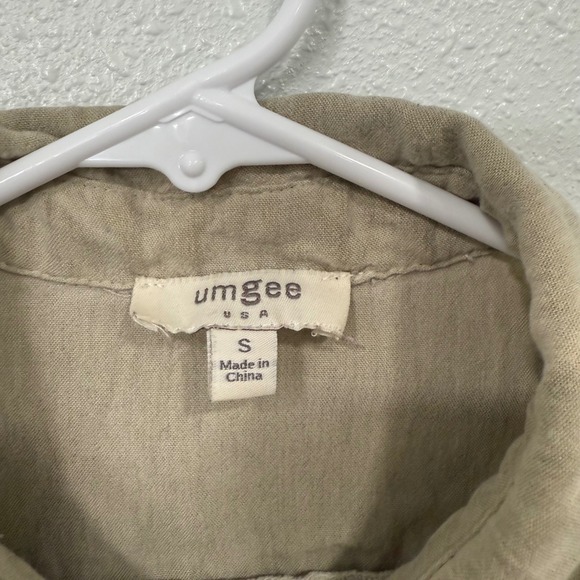 Umgee USA Women's Khaki Star Print Distressed Button Up Shirt Size S - Picture 3 of 7